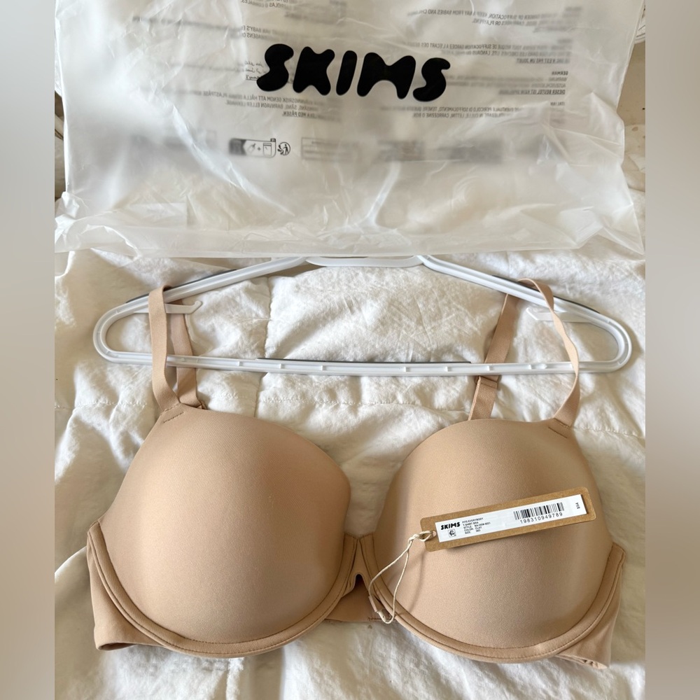 NWT SKIMS Fits Everybody T-Shirt Bra Size 36 D